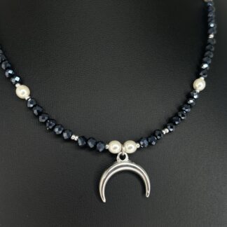 Collier Moon